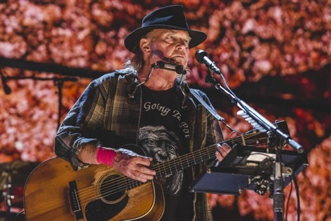 Neil Young and the Chrome Hearts - Bethel Woods